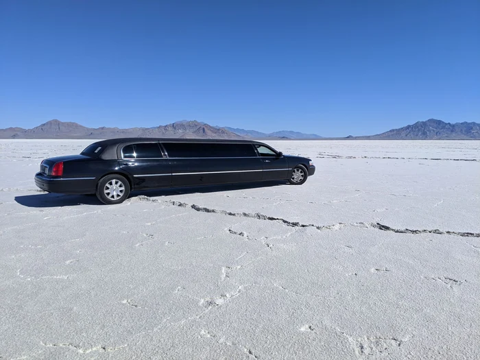 Stretch limousine — representative image