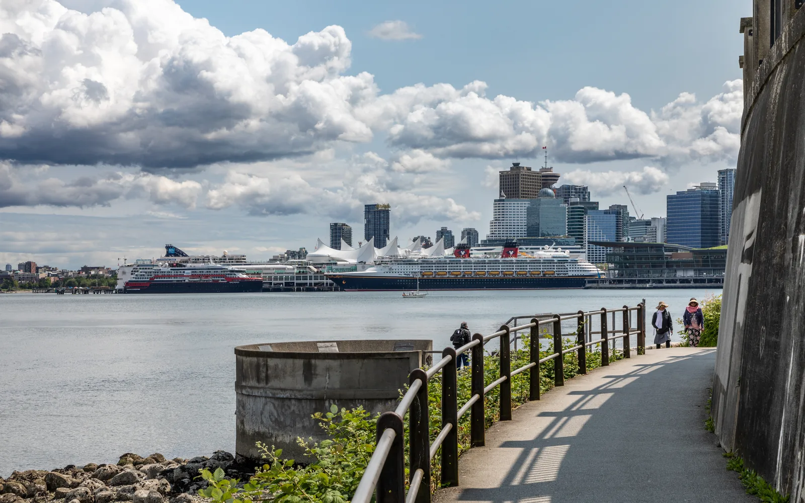 The Stanley Park seawall path along the water in Vancouver